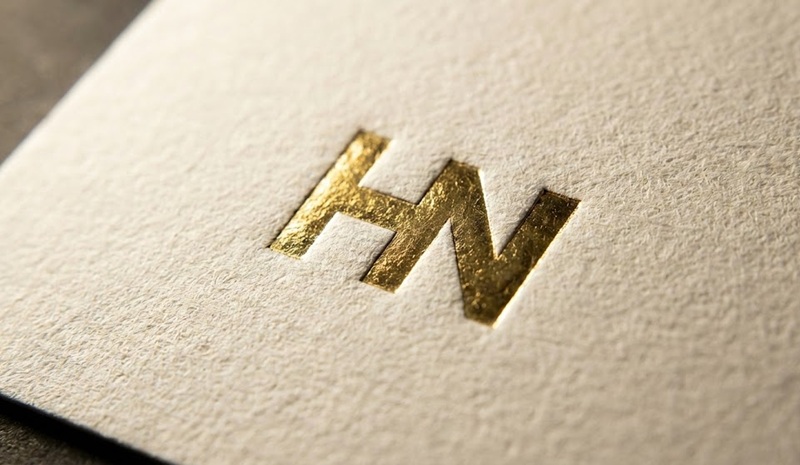 Túi giấy mỹ thuật ép kim logo sang trọng