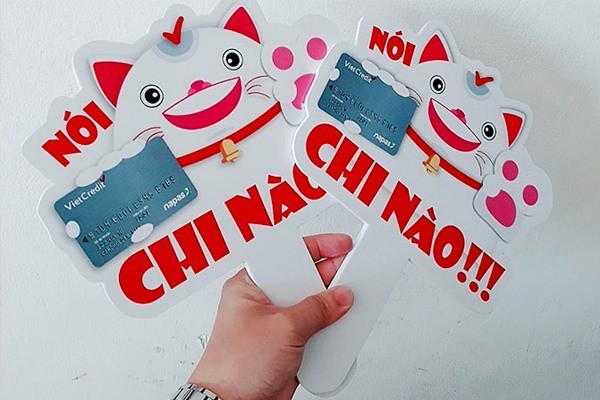 Những mẫu in hashtag cầm tay đẹp