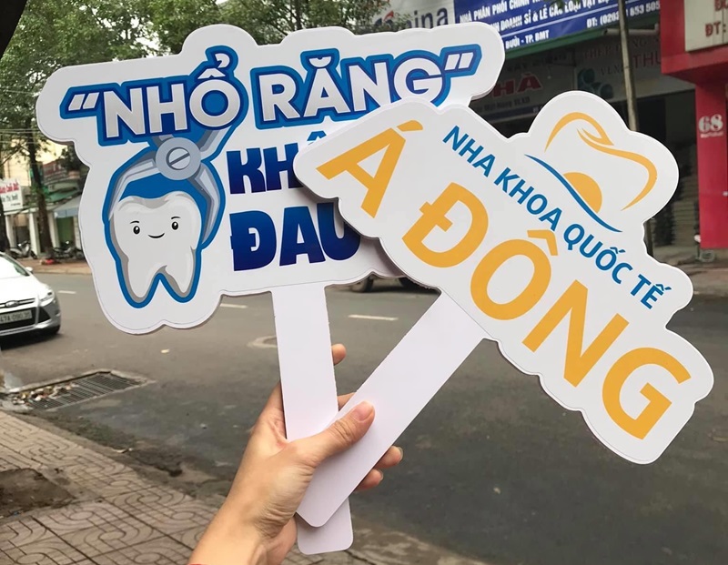 Những mẫu in hashtag cầm tay đẹp