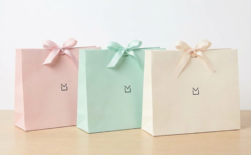 Mẫu túi giấy shop thời trang phong cách tối giản pastel
