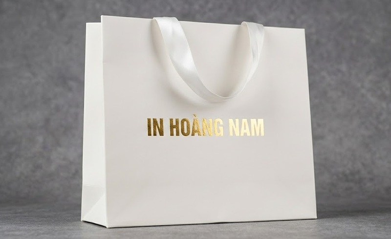 Túi giấy Ivory cao cấp ép kim logo vàng sang trọng