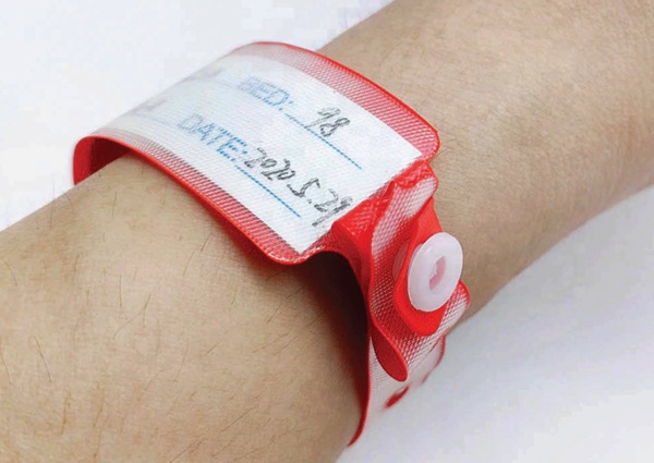 Giá cả vòng đeo tay nút bấm trên thị trường